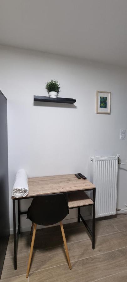 Chambres Avec Douche Privative Dans Appartement Partage - Metro - Wifi Toulouse Exterior photo